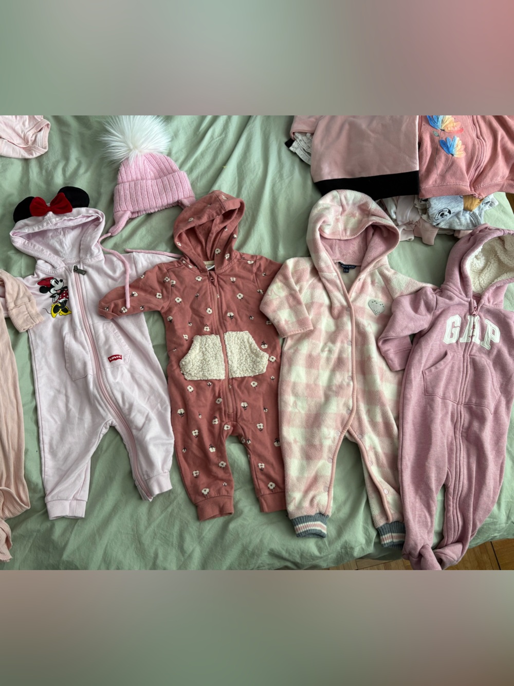 Bundles of 4x one piece 6 months Levi’s, Gap, souris mini